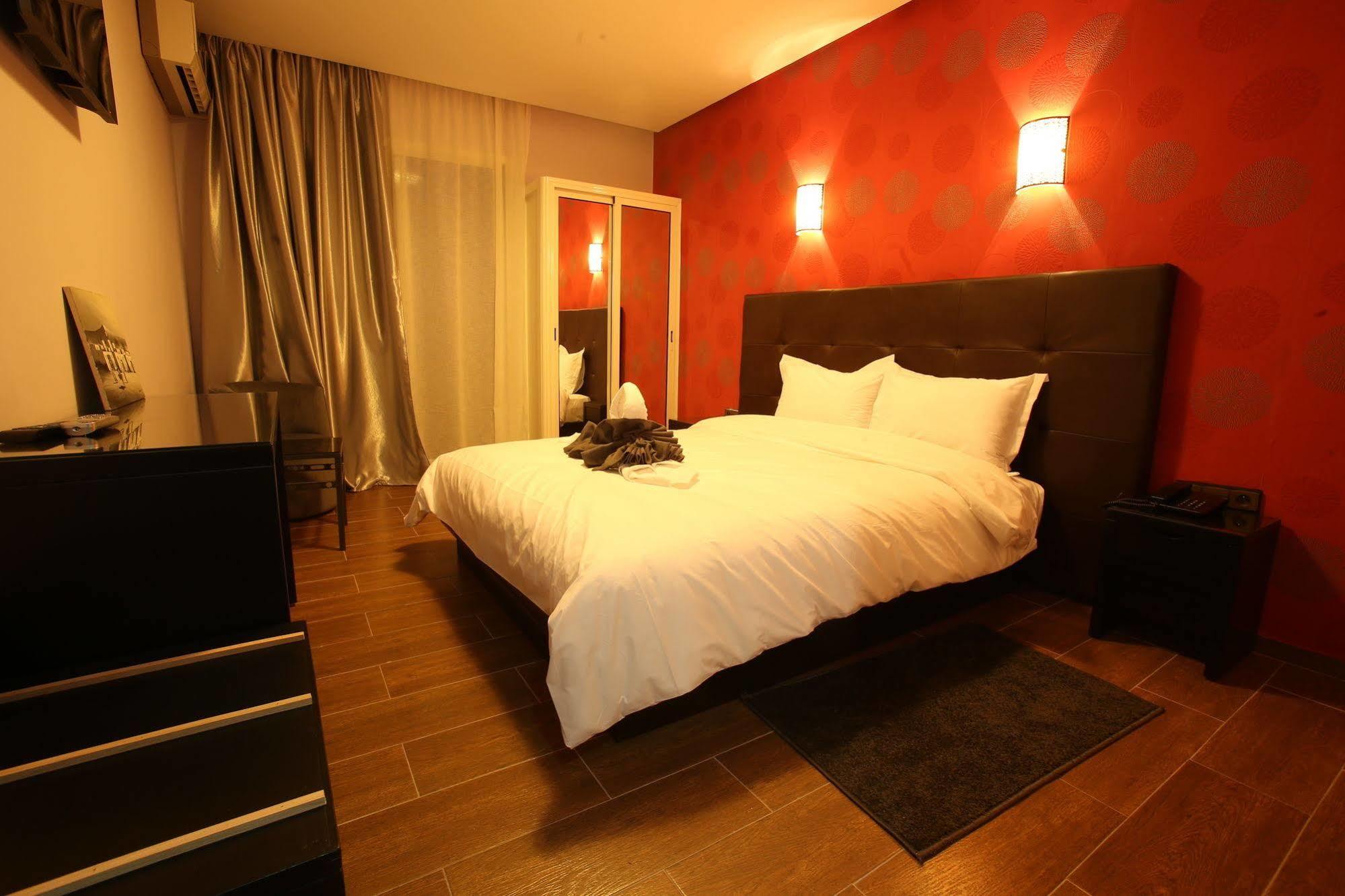 Hotel Swani 3*